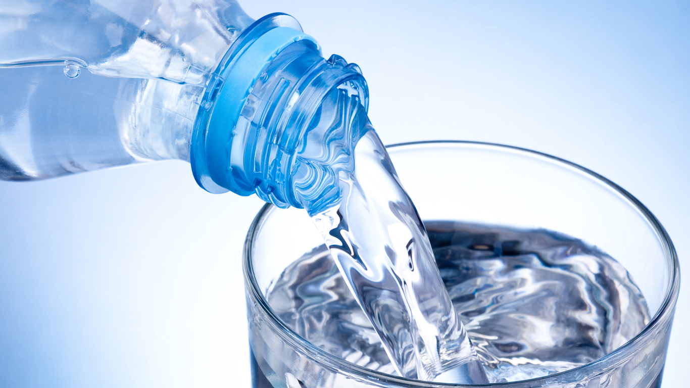 Sauberes Wasser für Erfrischung und Produktion