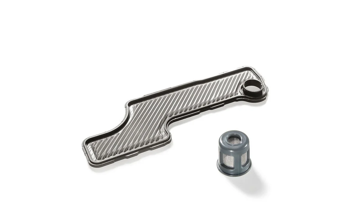 Plastic-moulded filter elements