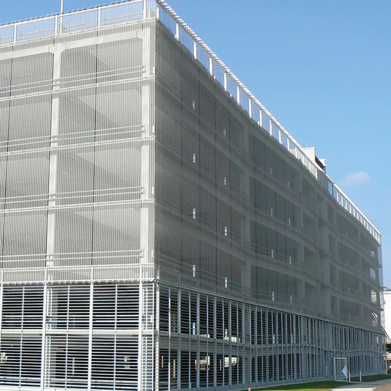 Facade cladding of a multi-storey car park with HAVER Architectural Mesh DOGLA-TRIO.
