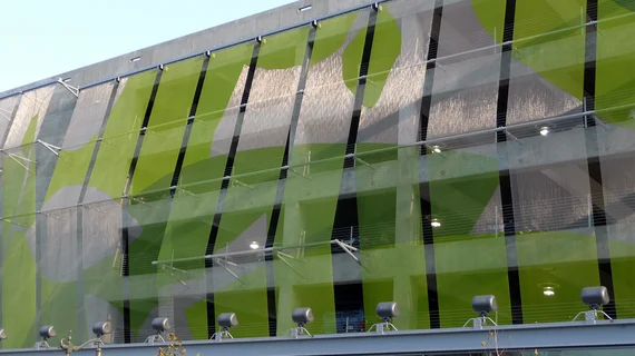 Cladding with mesh elements painted green.