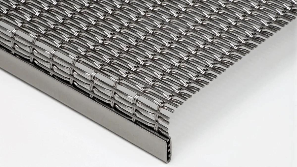 Finition des arêtes : Tissu replié à 90° avec bordure à profilé en U