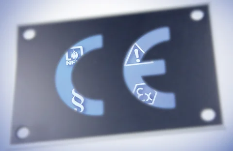 Wir erarbeiten notwendige Sicherheitsstandards anhand gesetzlicher Vorgaben und setzen sie gemeinsam um.