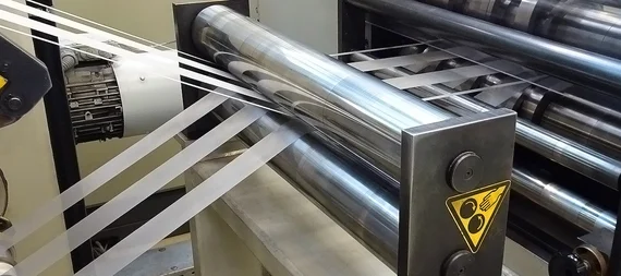 Schneiden des Gewebes in Streifen