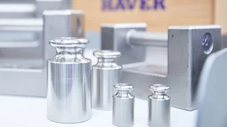 Selection of weights for the mandatory calibration check of your weighing equipment.