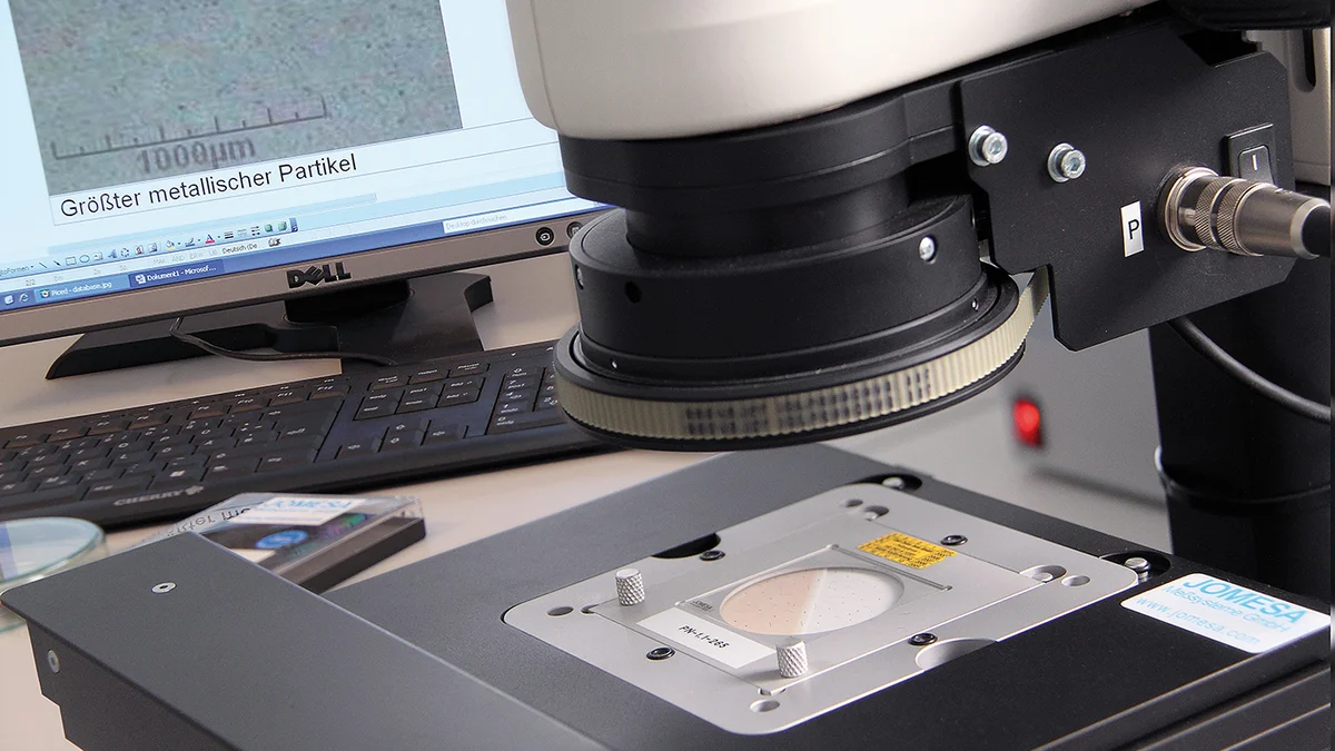 Analyse microscopique des impuretés résiduelles en laboratoire