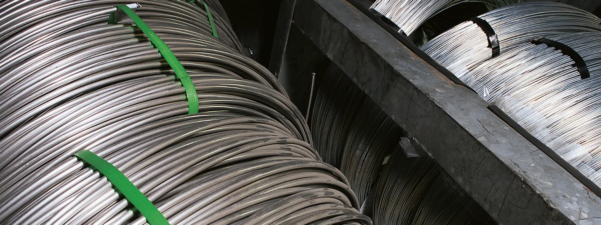 Wire mesh spools for industrial wire screens