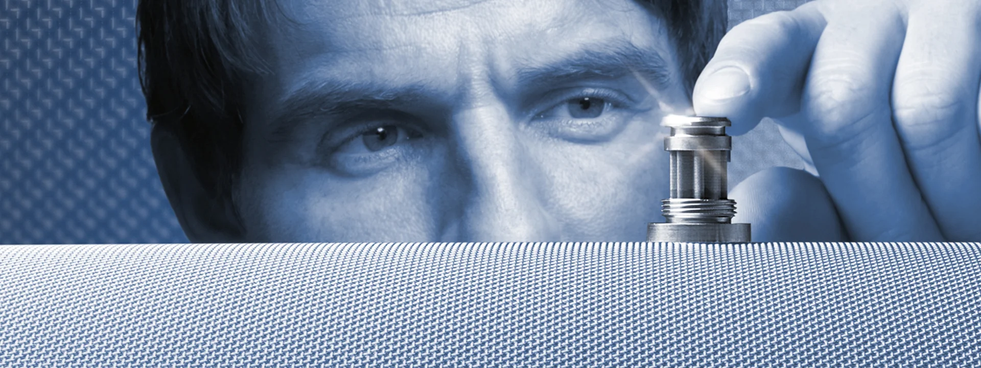 Filters and moulded parts made of and with wire mesh fabric, in focus
