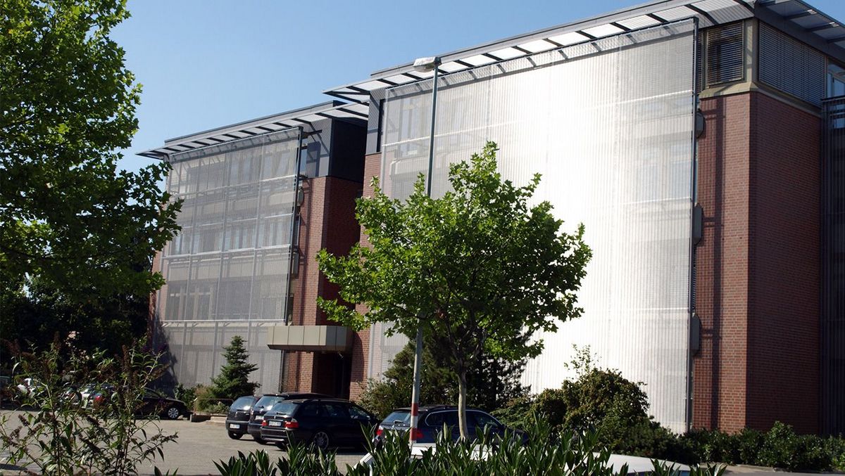 Metallgewebeverkleidung an Neu und Altbau