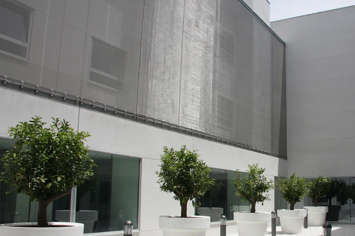 Effective shading with architectural mesh
