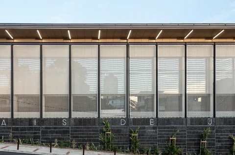 Architectural mesh serves as a sunscreen