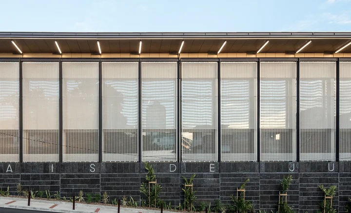 Architekturgewebe dienst als Sonnenschutz