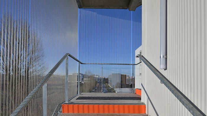 natural lighting and ventilation thanks to wire mesh fabric cladding