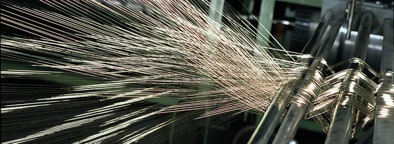 Processing of warp wires in the bottoming-device department
