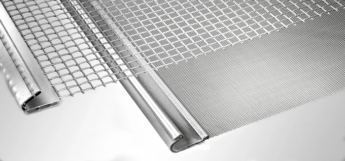 Screen panels for vibrating or oscillating screening machines