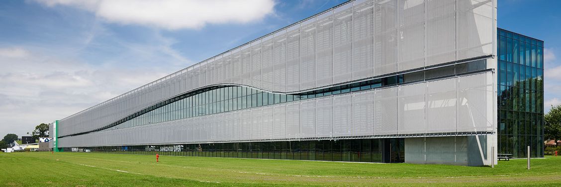 Facade cladding made of metal mesh at FACQ Merelbeke