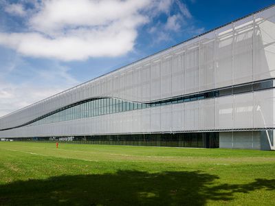 Facade cladding made of metal mesh at FACQ Merelbeke