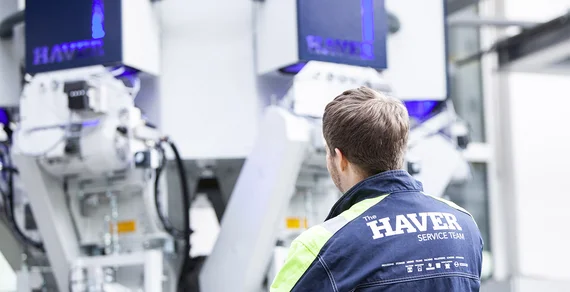 Haver & Boecker: service staff at a ROTO-PACKER®