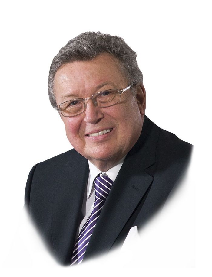Dr. Reinhold Festge