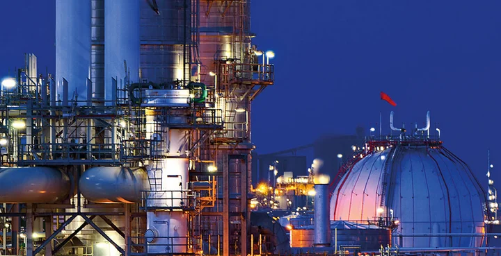 Metallfilter verhindern bei Explosionen in Industriearmaturen den Funkenaustritt