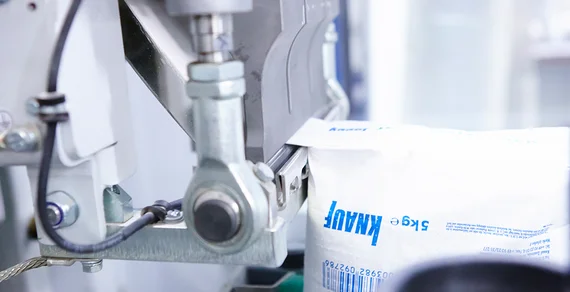 5-kg-Ventilsack mit SEAL-Verschluss in Abfüllanlage