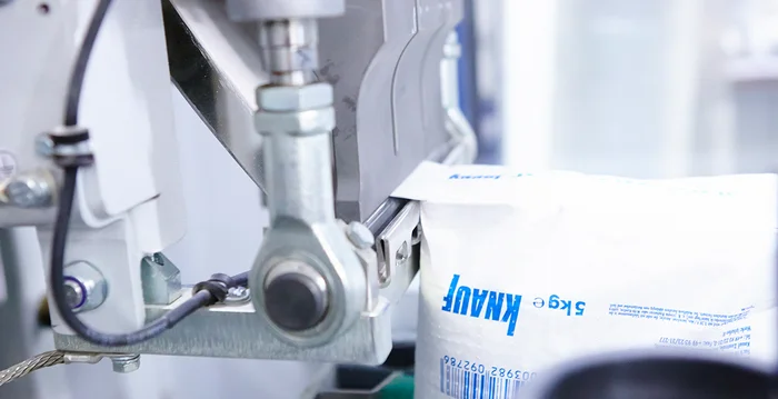 5-kg-Ventilsack mit SEAL-Verschluss in Abfüllanlage