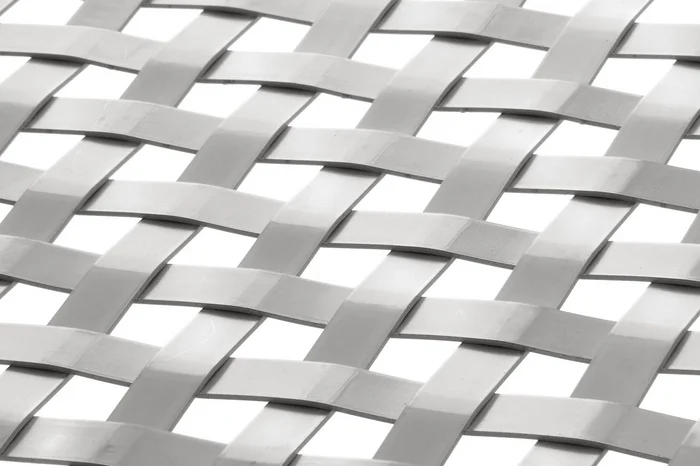 LARGO-PLENUS 2022 architectural wire mesh - view over a corner