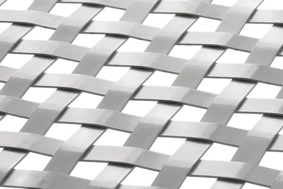 LARGO-PLENUS 2022 architectural wire mesh - view over a corner