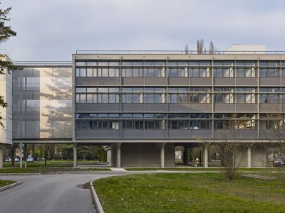 Fassadenverkleidung mit HAVER Architekturgewebe am Climat Planète Research Center