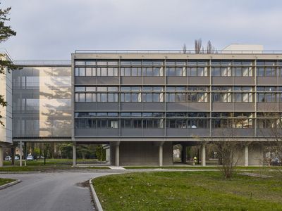 Revêtement de façade avec toile d’architecture