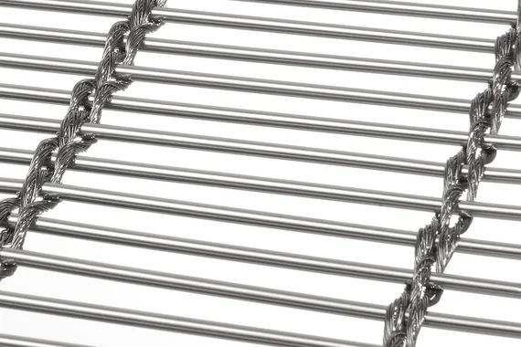 MULTI-BARRETTE 8123 architectural wire mesh - view over a corner