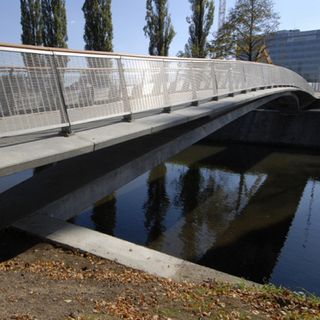 Pont sur la rivière Svratka