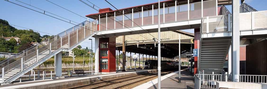 Revêtement du pont avec tissu métallique