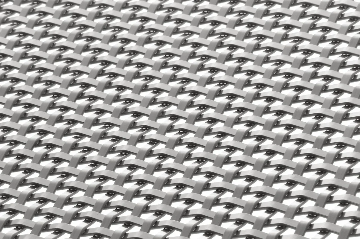 LARGO-PLENUS 2027 architectural wire mesh - view over a corner