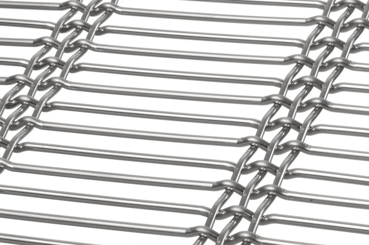 DOGLA-TRIO 1033 architectural wire mesh - view over a corner