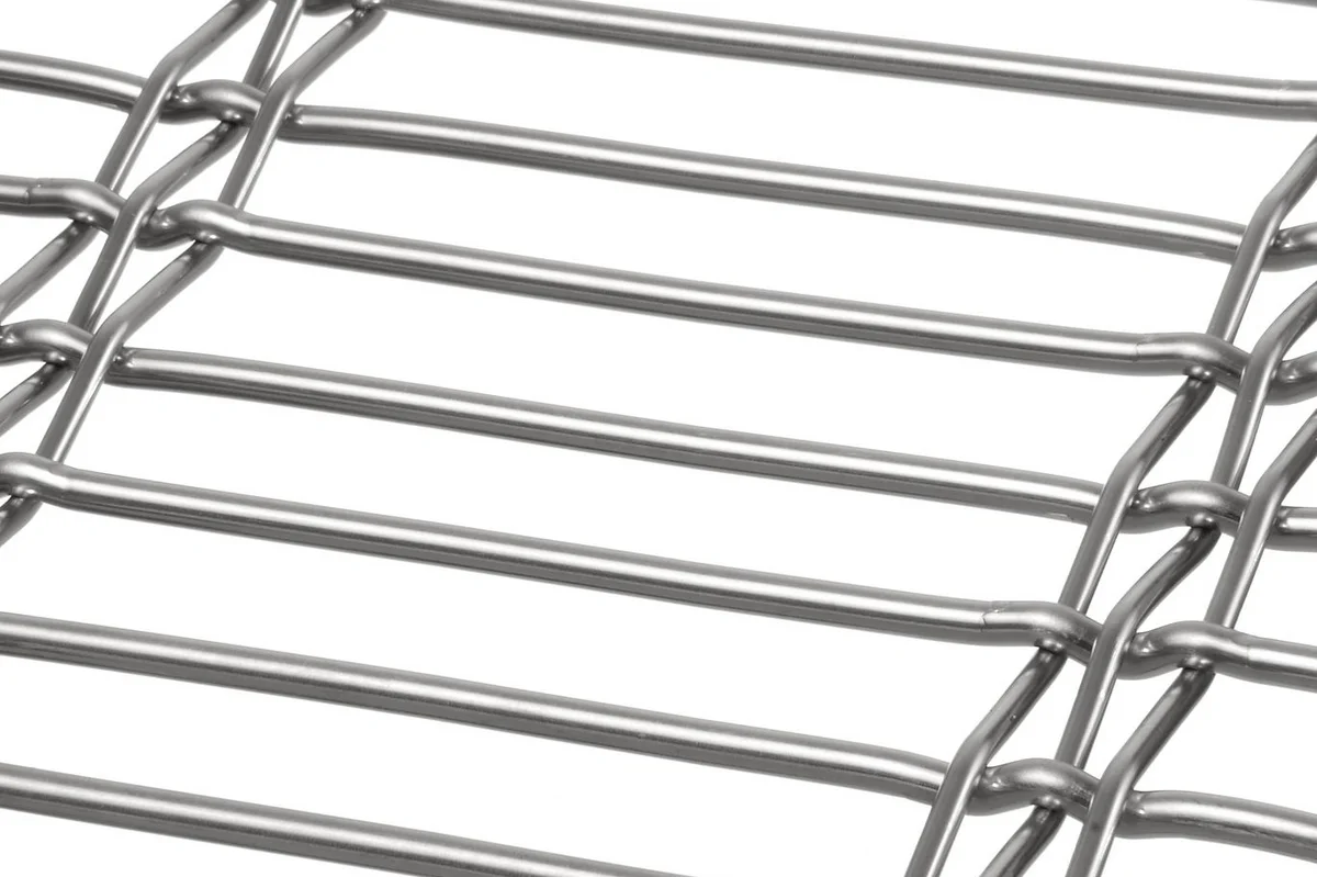 DOGLA-TRIO 1030 architectural wire mesh - view over a corner