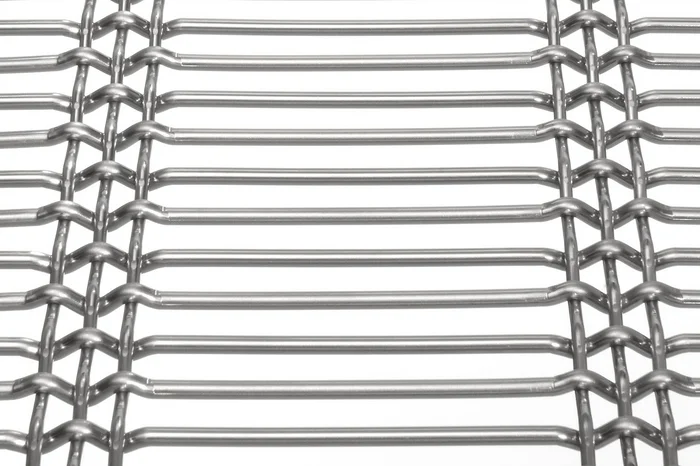 DOGLA-TRIO 1033 architectural wire mesh - view at 45°