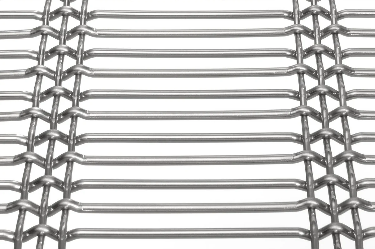 DOGLA-TRIO 1033 architectural wire mesh - view at 45°