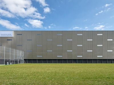 Facade cladding with HAVER Architectural Mesh at Car Park Regenburg