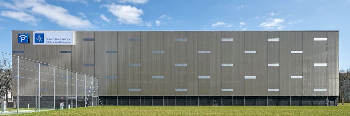 Facade cladding with HAVER Architectural Mesh at Car Park Regenburg